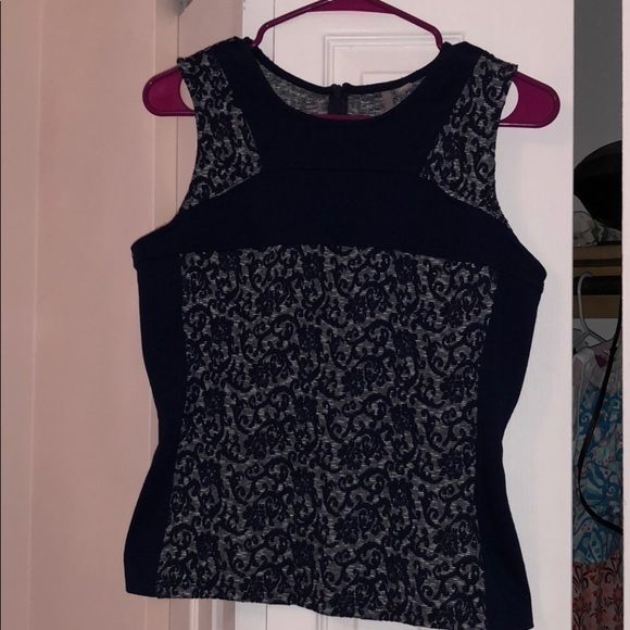Chelsea28 Navy dressy top size M - Picture 2 of 2